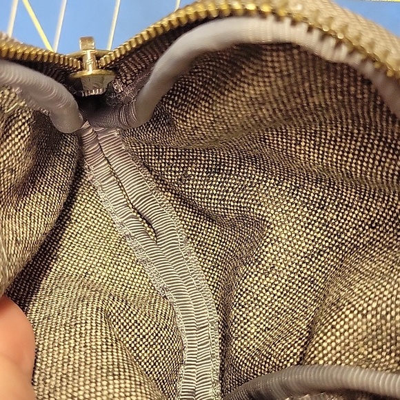 Heather Gray Pouch Blue Zipper Pull 4.5" - Picture 3 of 5